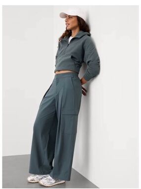 NWT Athleta Pinnacle Cargo Trouser, Eden Blue, Size 0